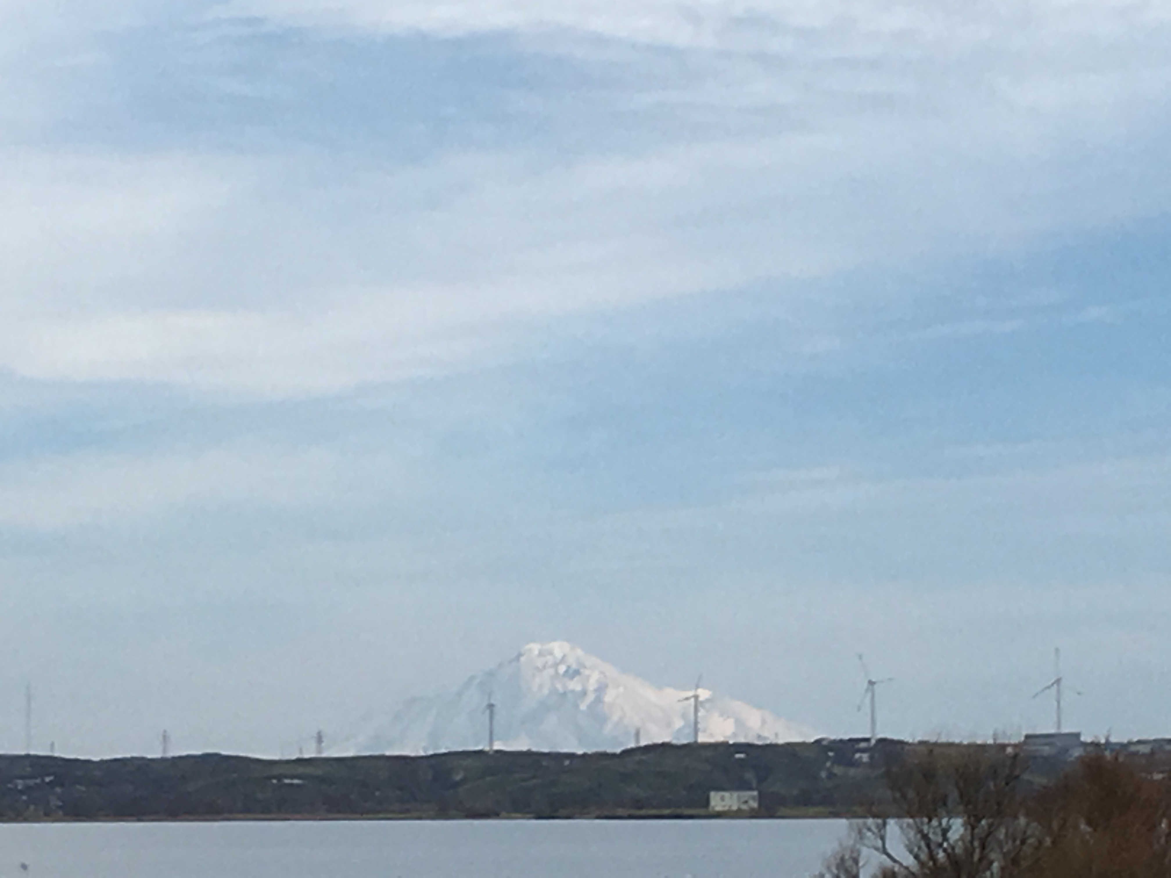 稚内市 大沼野鳥観察館から利尻富士